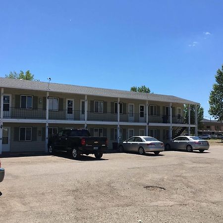Colonial Motel And Rv Park Mandan Экстерьер фото